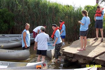 Preparing the canoes
